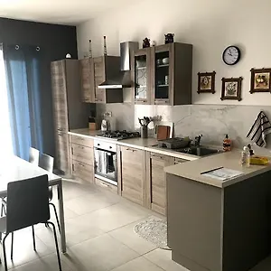 - 5 Mins From Airport Ħal Luqa